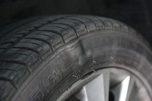 輪胎鼓包是因?yàn)?平時(shí)開(kāi)車(chē),可得長(zhǎng)點(diǎn)心了
